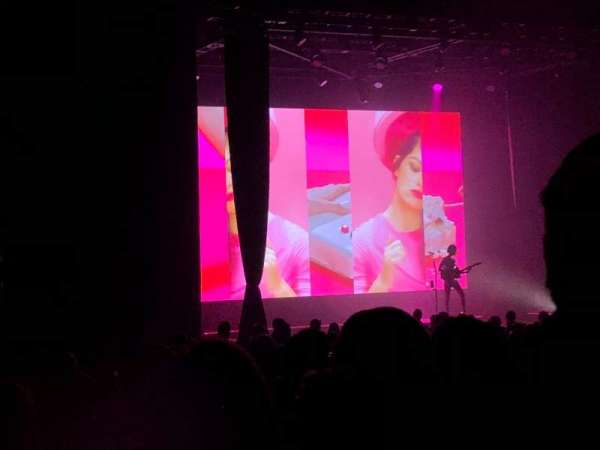 Chicago Theatre, section: MNFL2L, row: L, seat: 215