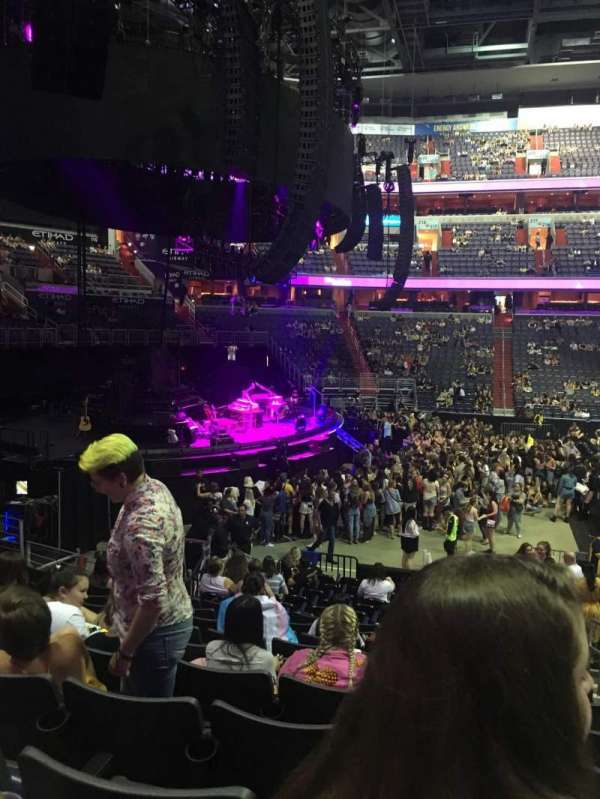 Capital One Arena, section: 120, row: Q, seat: 18