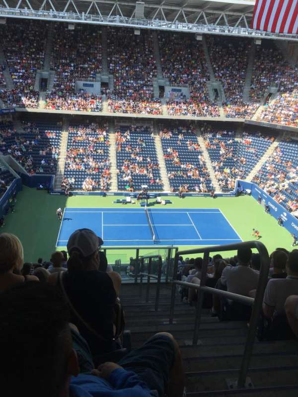 Louis Armstrong Stadium, section: 120, row: T, seat: 1