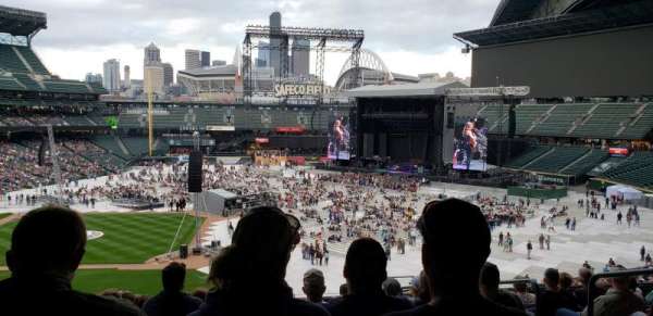 T-Mobile Park, section: 212, row: M, seat: 4