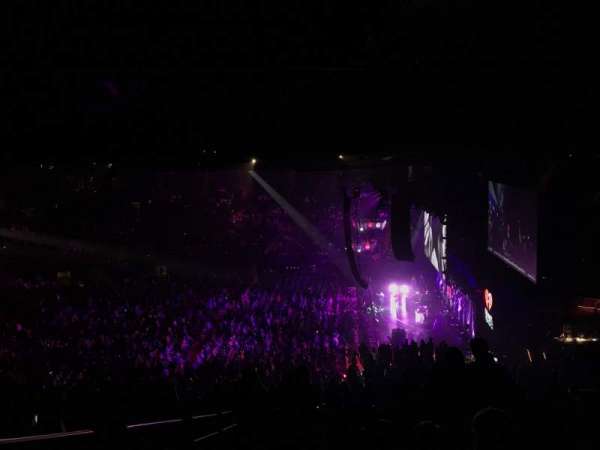 Kia Forum, section: 211, row: 18, seat: 2