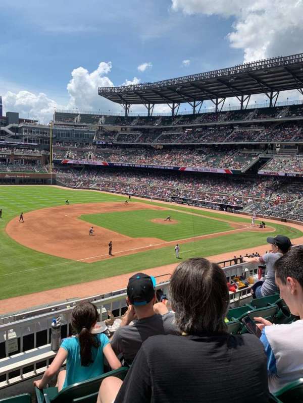 Truist Park, section: 237, row: 3, seat: 20
