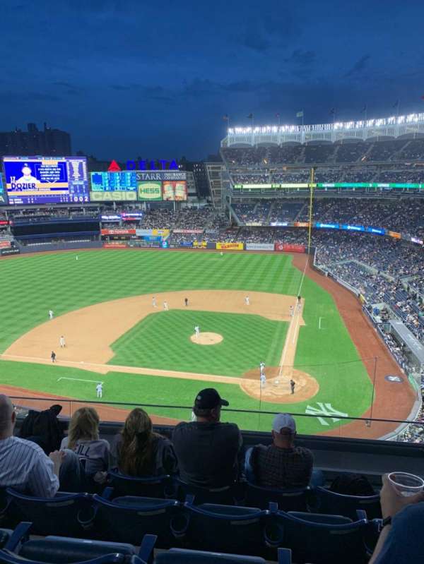Yankee Stadium, section: 322, row: 5, seat: 8