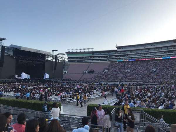 Rose Bowl, section: 6-h, row: 8