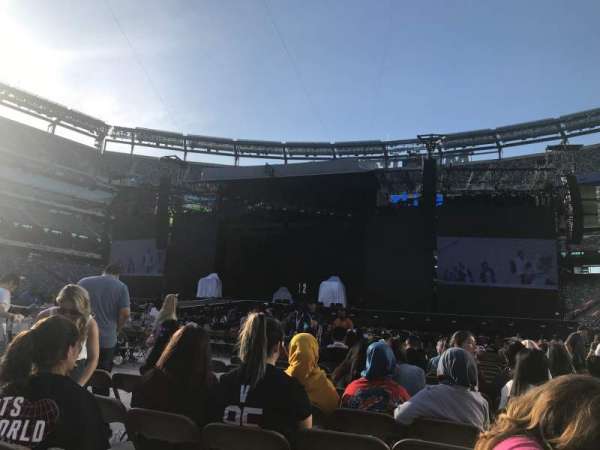 MetLife Stadium, section: Floor 7, row: 13, seat: 8