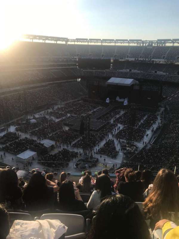 MetLife Stadium, section: 322, row: 12, seat: 12