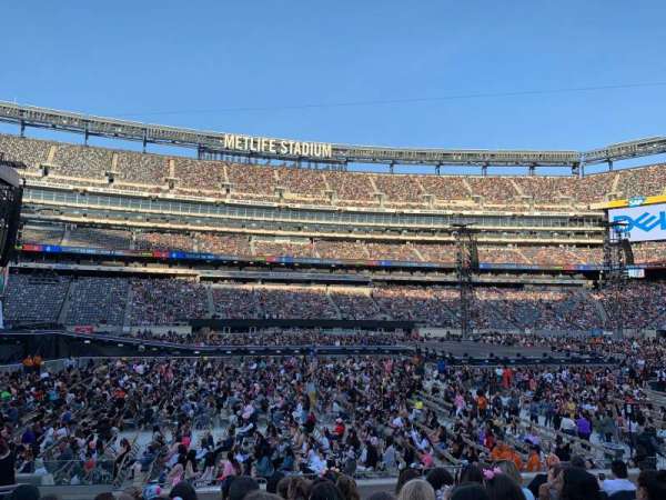 MetLife Stadium, section: 140, row: 14, seat: 18