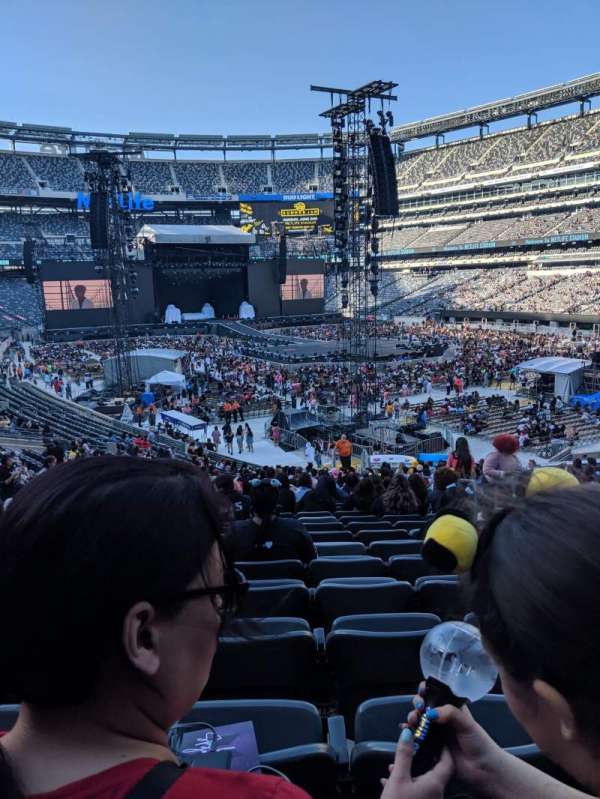 MetLife Stadium, section: 131, row: 32, seat: 5