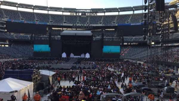 Metlife Stadium, section: 124, row: 19, seat: 22