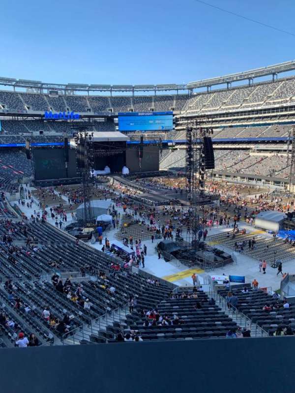 MetLife Stadium, section: 231A, row: 1, seat: 8