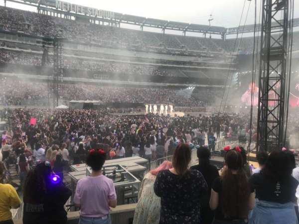 MetLife Stadium, section: 116, row: 6, seat: 9
