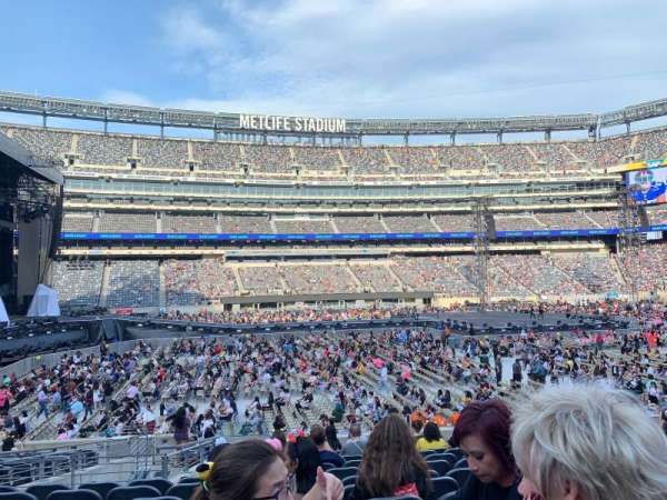MetLife Stadium, section: 140, row: 18, seat: 22