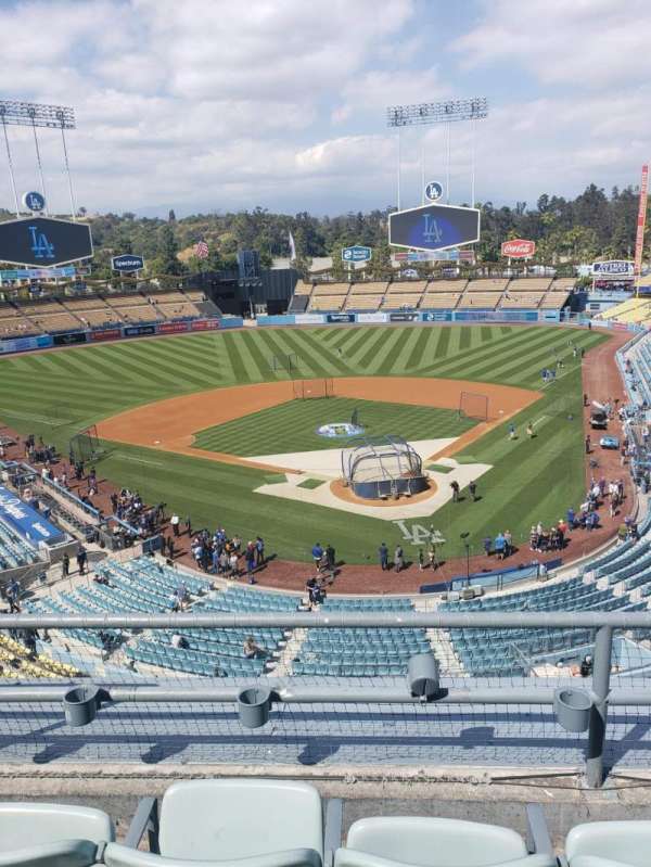 Dodger Stadium, section: 3RS, row: 3, seat: 17