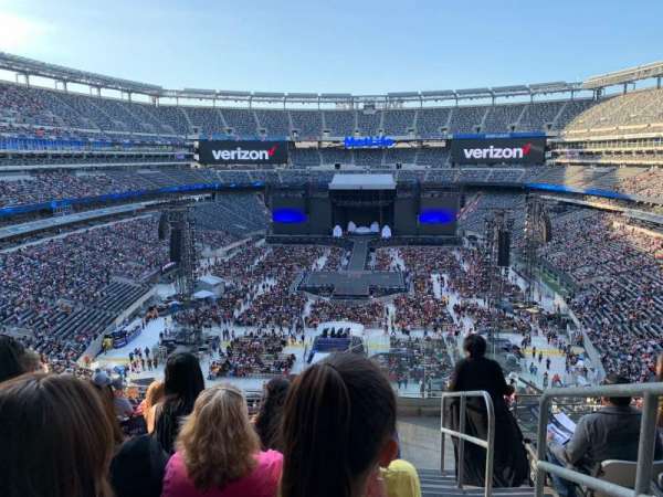 MetLife Stadium, section: 226, row: 8, seat: 1