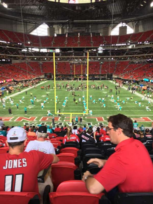 Mercedes-Benz Stadium, section: 101, row: 33