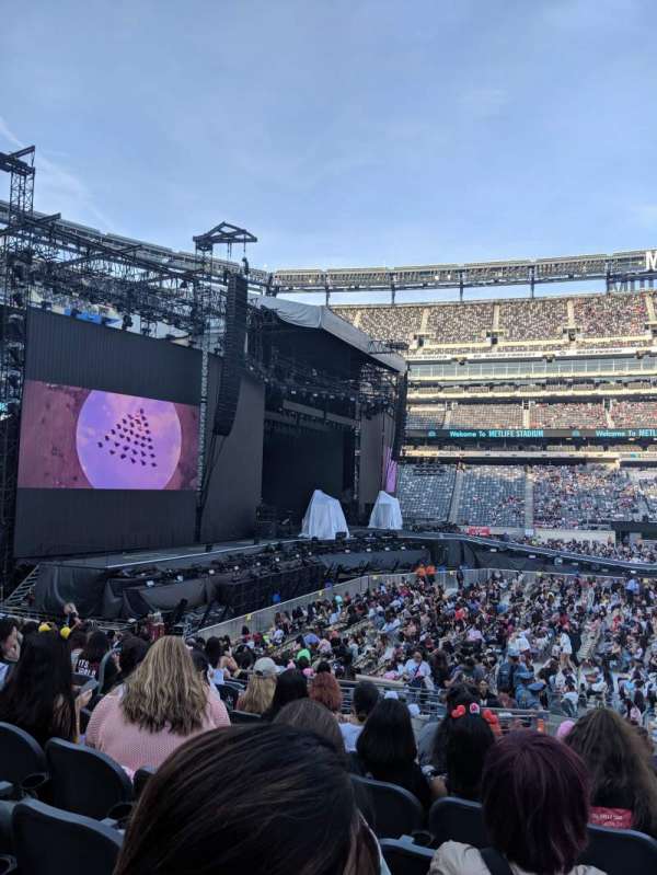 Metlife Stadium, section: 140, row: 18, seat: 21