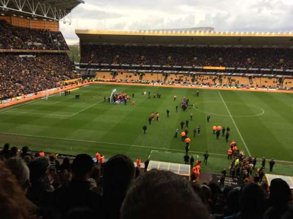Molineux Stadium, section: W5, row: S, seat: 147