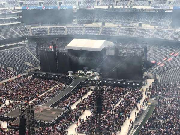 MetLife Stadium, section: 321, row: 25, seat: 3