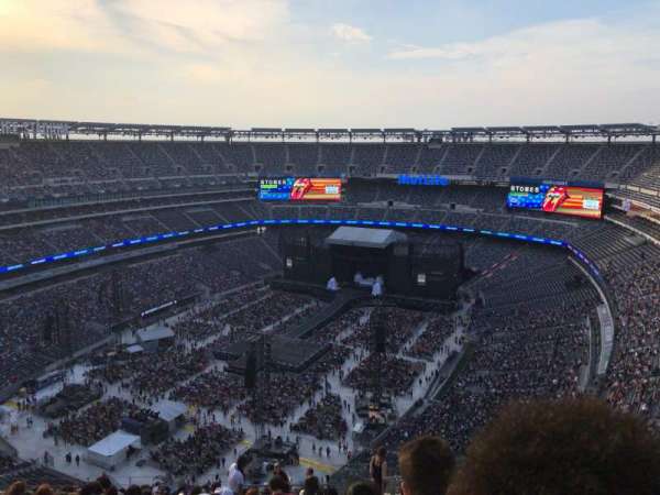 MetLife Stadium, section: 321, row: 25, seat: 3