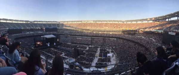 MetLife Stadium, section: 335, row: 6, seat: 9