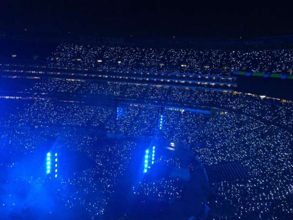 MetLife Stadium, section: 335, row: 6, seat: 9
