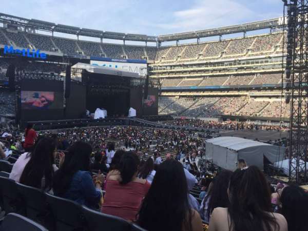MetLife Stadium, section: 135, row: 27, seat: 16