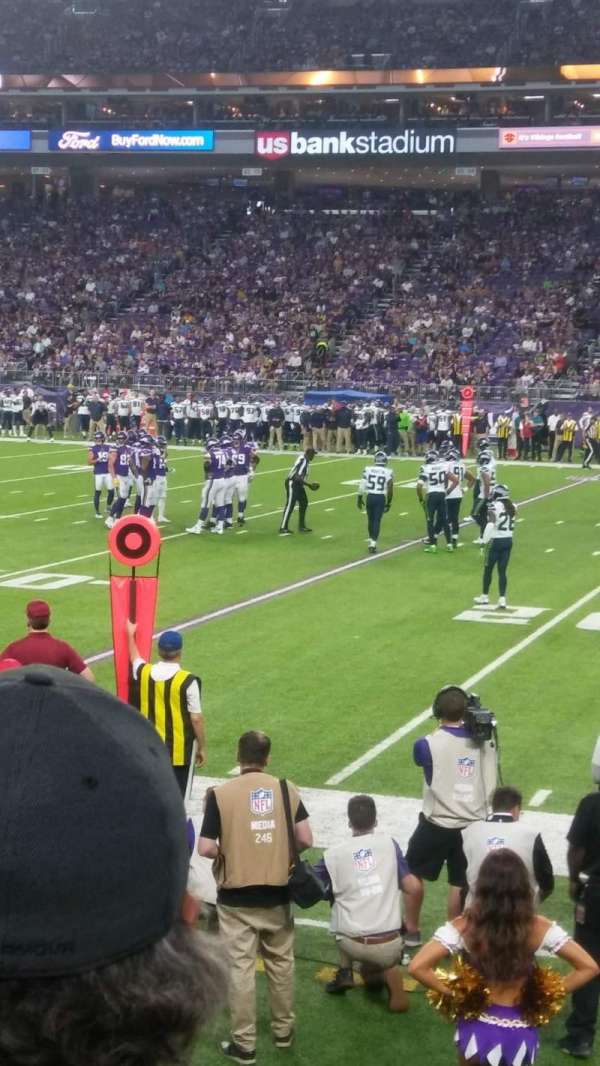 U.S. Bank Stadium, section: 129, row: 3