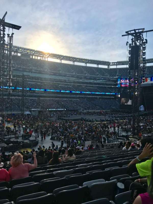 MetLife Stadium, section: 117, row: 21, seat: 22