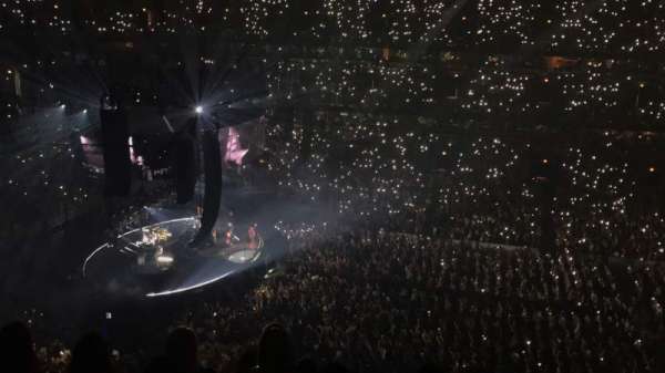 United Center, section: 318, row: 6, seat: 9