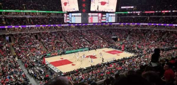 United Center, section: 220, row: 7, seat: 10