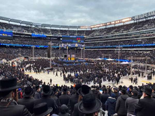 MetLife Stadium, section: 131, row: 26, seat: 1