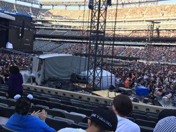 MetLife Stadium, section: 135, row: 9, seat: 23