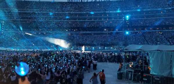 MetLife Stadium, section: 137, row: 6, seat: 3