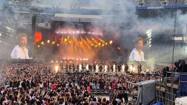 MetLife Stadium, section: 128, row: 12