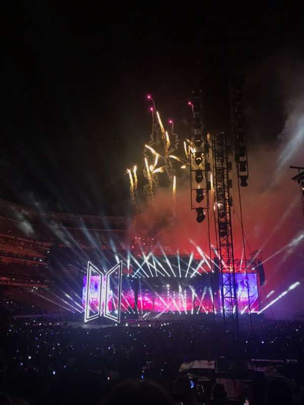 MetLife Stadium, section: 123, row: 7, seat: 18