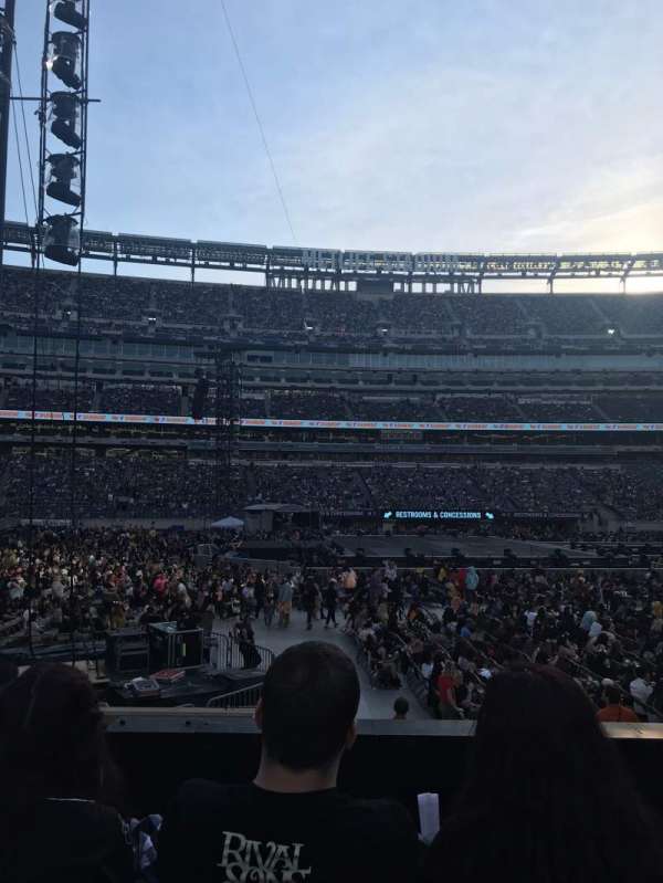 MetLife Stadium, section: 115C, row: 4, seat: 4
