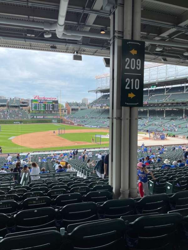 Wrigley Field, section: 209, row: 11, seat: 18