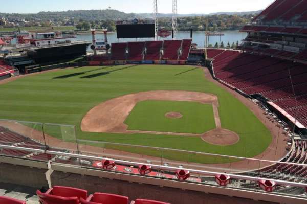 Great American Ball Park, section: 519, row: D, seat: 4