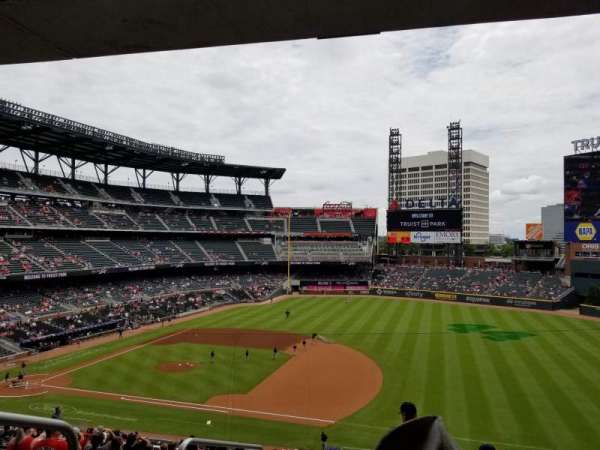 Truist Park, section: 216, row: 18, seat: 20