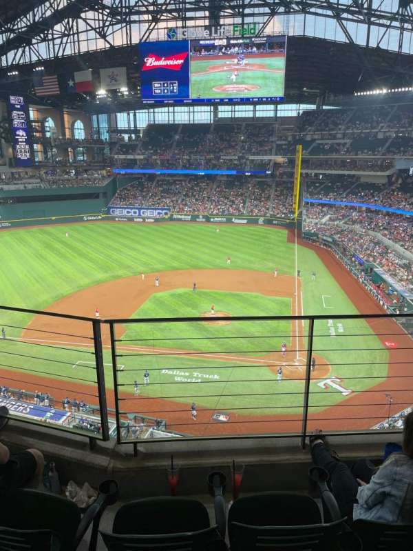 Globe Life Field, section: 213, row: 3, seat: 10