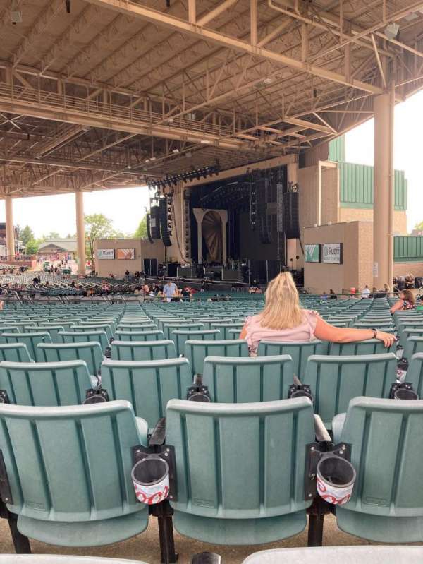 Ruoff Music Center, section: H, row: Z, seat: 27