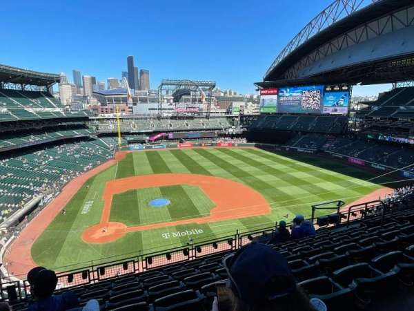 T-Mobile Park, section: 325, row: 7, seat: 10