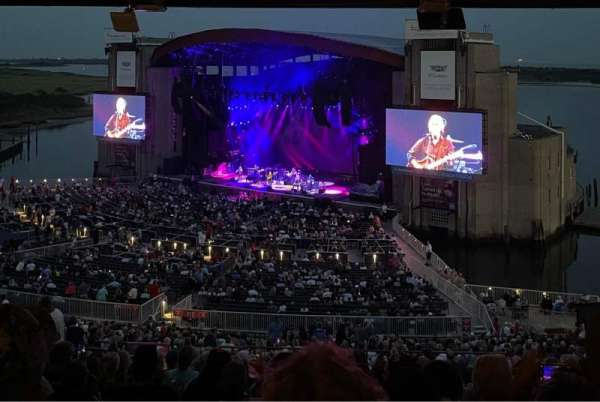 Jones Beach Theater, section: 4L, row: XX, seat: 10