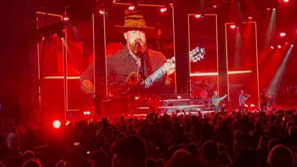 Jones Beach Theater, section: H, row: Mm, seat: 6