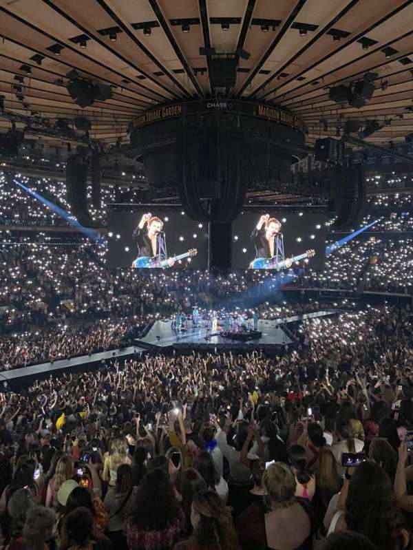 Madison Square Garden, section: 115, row: 22