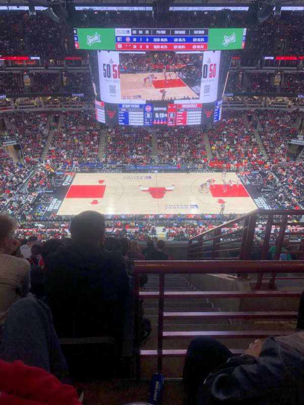 United Center, section: 318, row: 10, seat: 3