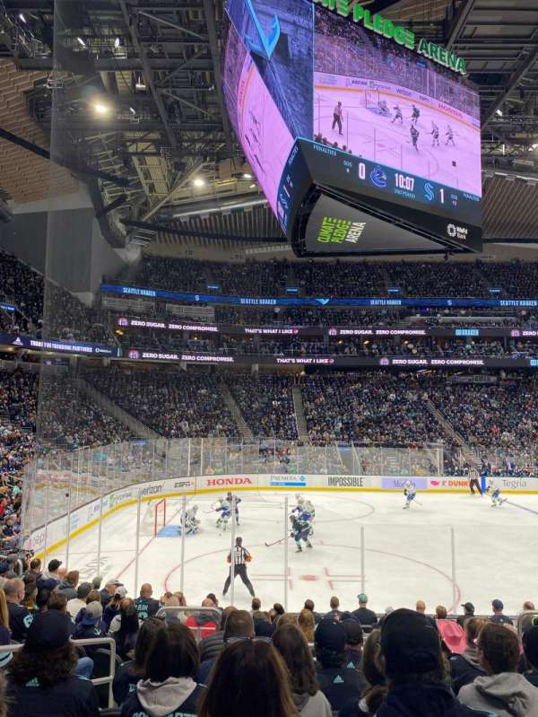 Climate Pledge Arena, section: 16, row: M, seat: 5