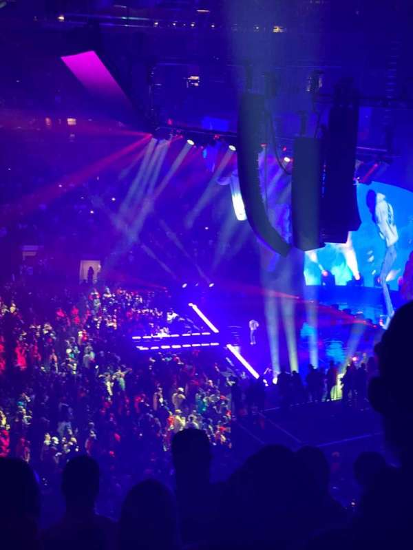 Madison Square Garden, section: 212, row: 6, seat: 4