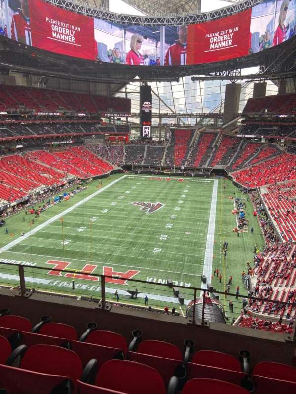 Mercedes-Benz Stadium, section: 324, row: 4, seat: 1