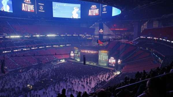 Mercedes-Benz Stadium, section: 318, row: 17, seat: 4